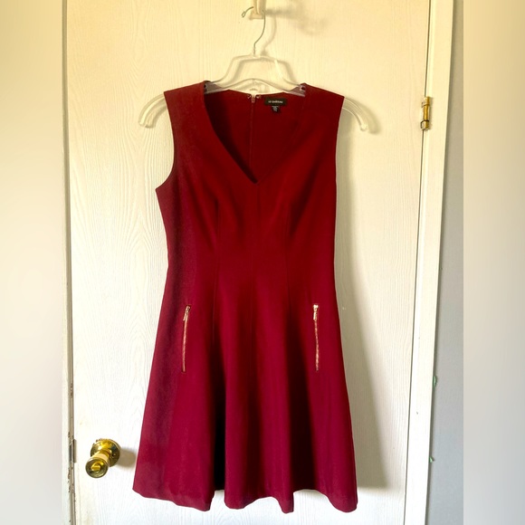 Le Chateau burgundy dress - Picture 1 of 2